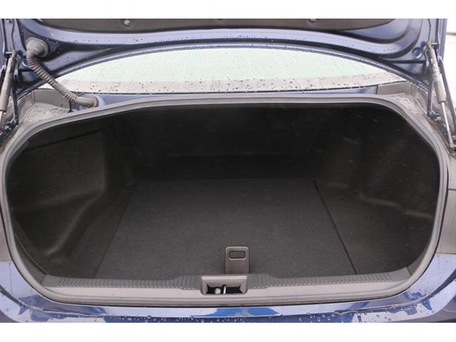 クラウンハイブリッド S Cパッケージ 禁煙車 セーフティセンス イージークローザー ベージュ革シート ETC2.0 純正8インチナビ ブラインドスポット 前席パワーシート 前席シートヒーター バックカメラ フルセグ LEDヘッドランプ(19枚目)