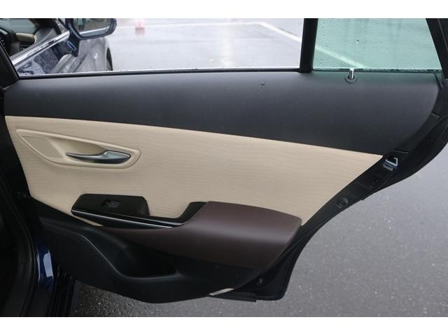 クラウンハイブリッド S Cパッケージ 禁煙車 セーフティセンス イージークローザー ベージュ革シート ETC2.0 純正8インチナビ ブラインドスポット 前席パワーシート 前席シートヒーター バックカメラ フルセグ LEDヘッドランプ(36枚目)
