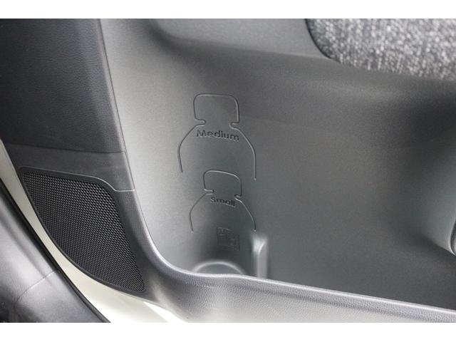 シエンタ ハイブリッドZ 禁煙車 走行7000Km OP10.5インチディスプレイナビ フルセグ パノラミックビューモニター 両側パワースライドドア レーダークルーズ ETC2.0 BSM LEDヘッドランプ(62枚目)