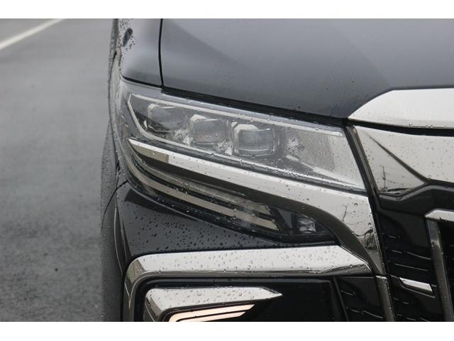 アルファード ２．５Ｓ　タイプゴールド　禁煙車　モデリスタエアロ　シグネチャーイルミ　後席モニター　３眼ＬＥＤヘッドライト　純正９型ナビ　バックカメラ　ＤＶＤデッキ　衝突軽減　電動リヤゲート　両側電動スライドドア　レーダークルーズ（12枚目）