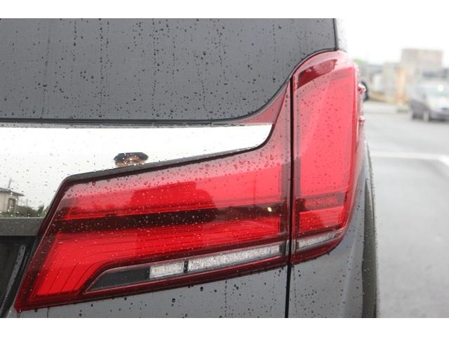 アルファード ２．５Ｓ　タイプゴールド　禁煙車　モデリスタエアロ　シグネチャーイルミ　後席モニター　３眼ＬＥＤヘッドライト　純正９型ナビ　バックカメラ　ＤＶＤデッキ　衝突軽減　電動リヤゲート　両側電動スライドドア　レーダークルーズ（13枚目）