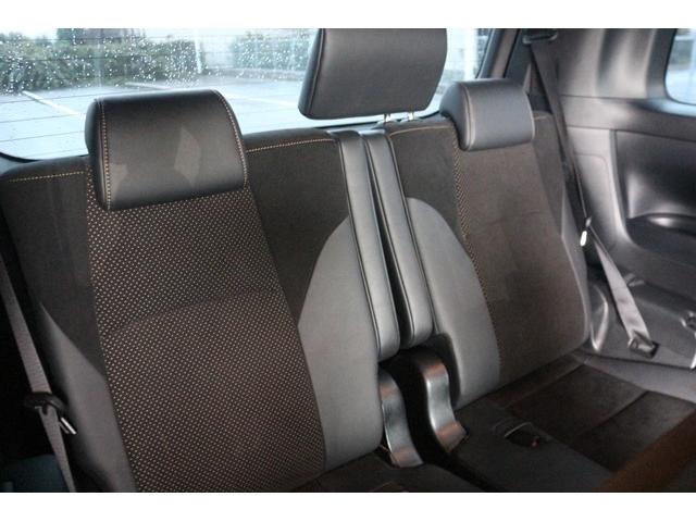 アルファード ２．５Ｓ　タイプゴールド　禁煙車　モデリスタエアロ　シグネチャーイルミ　後席モニター　３眼ＬＥＤヘッドライト　純正９型ナビ　バックカメラ　ＤＶＤデッキ　衝突軽減　電動リヤゲート　両側電動スライドドア　レーダークルーズ（16枚目）