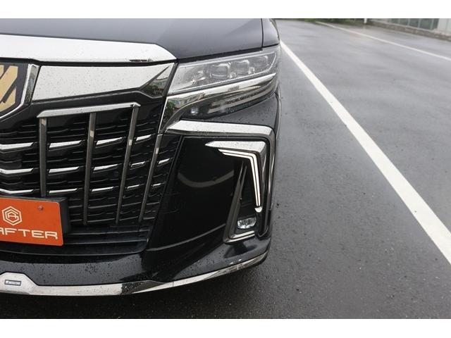 アルファード ２．５Ｓ　タイプゴールド　禁煙車　モデリスタエアロ　シグネチャーイルミ　後席モニター　３眼ＬＥＤヘッドライト　純正９型ナビ　バックカメラ　ＤＶＤデッキ　衝突軽減　電動リヤゲート　両側電動スライドドア　レーダークルーズ（26枚目）