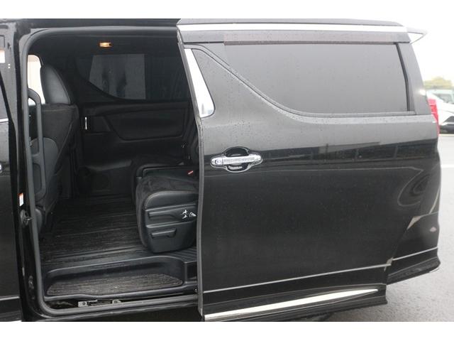 アルファード ２．５Ｓ　タイプゴールド　禁煙車　モデリスタエアロ　シグネチャーイルミ　後席モニター　３眼ＬＥＤヘッドライト　純正９型ナビ　バックカメラ　ＤＶＤデッキ　衝突軽減　電動リヤゲート　両側電動スライドドア　レーダークルーズ（37枚目）