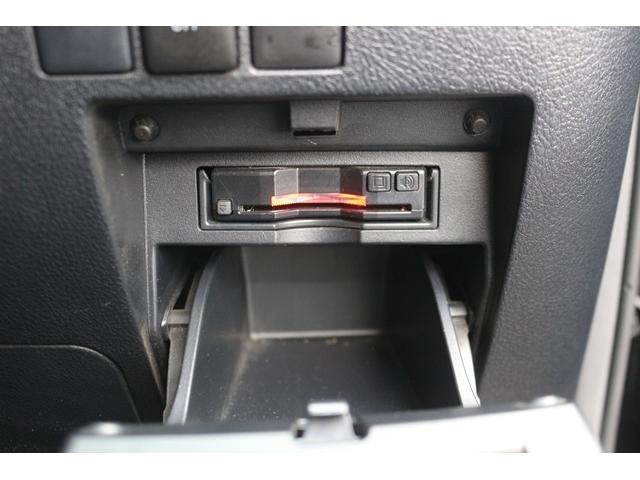 アルファード ２．５Ｓ　タイプゴールド　禁煙車　モデリスタエアロ　シグネチャーイルミ　後席モニター　３眼ＬＥＤヘッドライト　純正９型ナビ　バックカメラ　ＤＶＤデッキ　衝突軽減　電動リヤゲート　両側電動スライドドア　レーダークルーズ（60枚目）