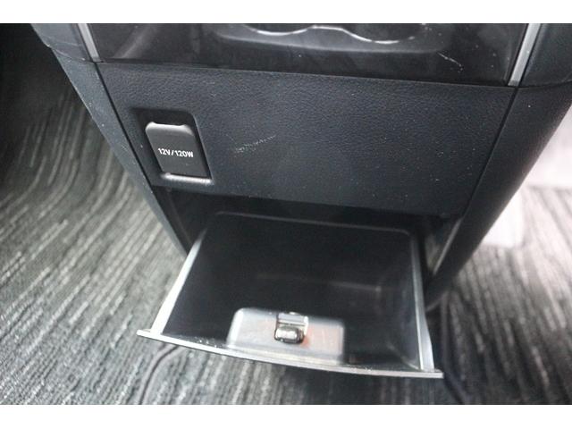 アルファード ２．５Ｓ　タイプゴールド　禁煙車　モデリスタエアロ　シグネチャーイルミ　後席モニター　３眼ＬＥＤヘッドライト　純正９型ナビ　バックカメラ　ＤＶＤデッキ　衝突軽減　電動リヤゲート　両側電動スライドドア　レーダークルーズ（61枚目）