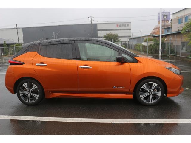リーフ X Vセレクション ワンオーナー ツートンルーフ 純正9型ナビ フルセグ オプションボディカラー アラウンドビューモニター プロパイロット 前席シートヒーター ステアリングヒーター 純正17インチAW LEDヘッドランプ(10枚目)