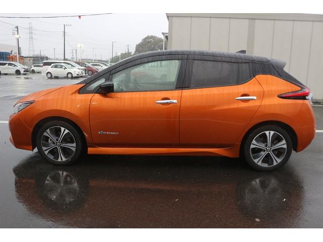 リーフ X Vセレクション ワンオーナー ツートンルーフ 純正9型ナビ フルセグ オプションボディカラー アラウンドビューモニター プロパイロット 前席シートヒーター ステアリングヒーター 純正17インチAW LEDヘッドランプ(14枚目)