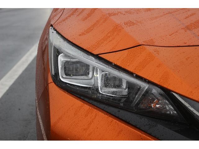 リーフ X Vセレクション ワンオーナー ツートンルーフ 純正9型ナビ フルセグ オプションボディカラー アラウンドビューモニター プロパイロット 前席シートヒーター ステアリングヒーター 純正17インチAW LEDヘッドランプ(17枚目)