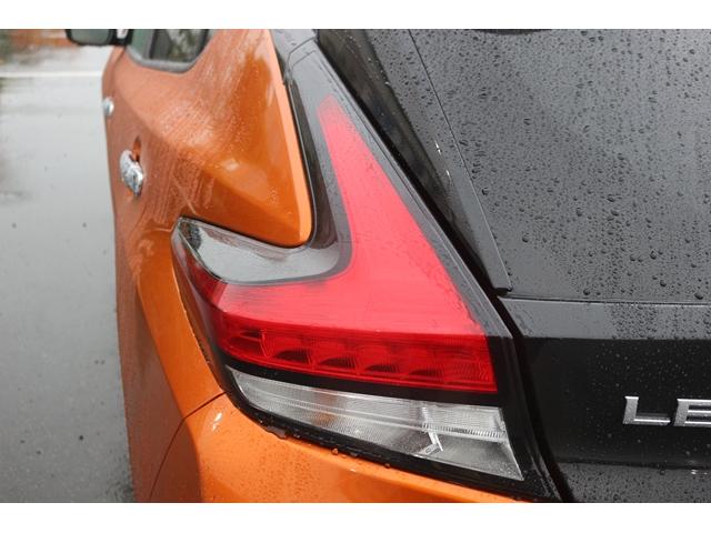 リーフ X Vセレクション ワンオーナー ツートンルーフ 純正9型ナビ フルセグ オプションボディカラー アラウンドビューモニター プロパイロット 前席シートヒーター ステアリングヒーター 純正17インチAW LEDヘッドランプ(21枚目)