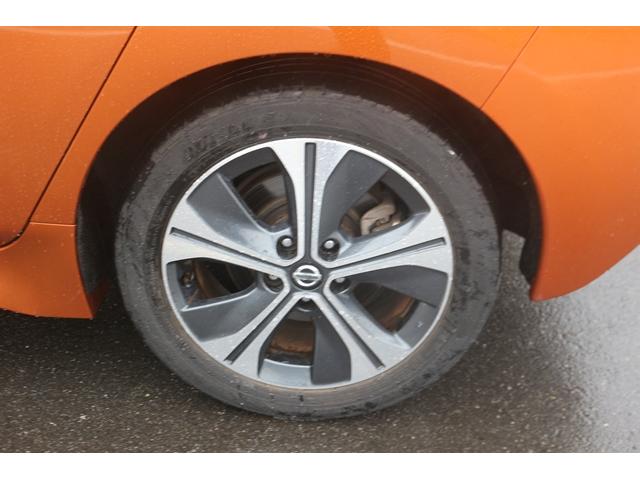 リーフ X Vセレクション ワンオーナー ツートンルーフ 純正9型ナビ フルセグ オプションボディカラー アラウンドビューモニター プロパイロット 前席シートヒーター ステアリングヒーター 純正17インチAW LEDヘッドランプ(26枚目)