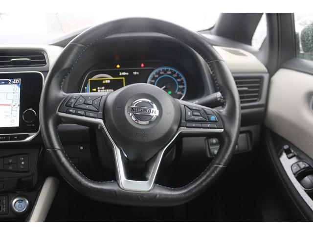 リーフ X Vセレクション ワンオーナー ツートンルーフ 純正9型ナビ フルセグ オプションボディカラー アラウンドビューモニター プロパイロット 前席シートヒーター ステアリングヒーター 純正17インチAW LEDヘッドランプ(43枚目)