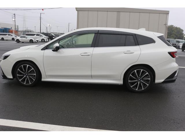 レヴォーグ ＳＴＩスポーツ　ＥＸ　禁煙車　スマートリアビューミラー　純正１１．６インチナビ　全席シートヒーター　アイサイトコアテクノロジー　前席パワーシート　ハンズフリーパワーバックドア　ブラックツートーン革シート　フルセグ　ＥＴＣ（16枚目）