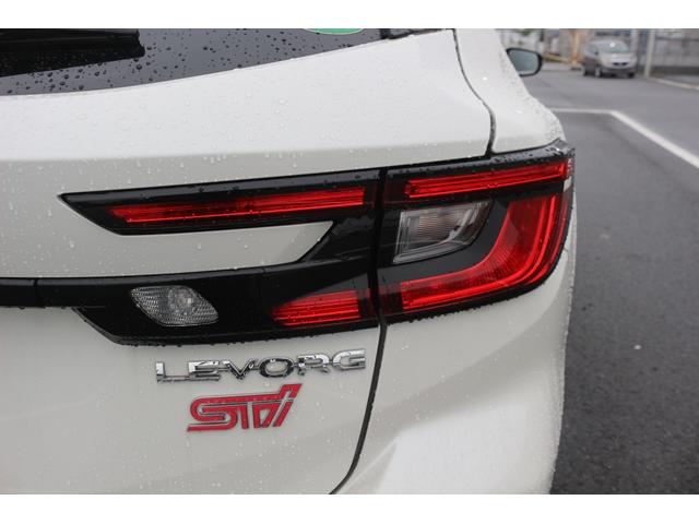 レヴォーグ ＳＴＩスポーツ　ＥＸ　禁煙車　スマートリアビューミラー　純正１１．６インチナビ　全席シートヒーター　アイサイトコアテクノロジー　前席パワーシート　ハンズフリーパワーバックドア　ブラックツートーン革シート　フルセグ　ＥＴＣ（23枚目）