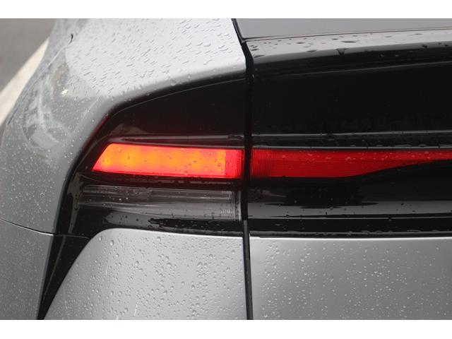 プリウス X 禁煙車 純正8インチディスプレイオーディオ フルセグ バックカメラ セーフティセンス 7インチTFTカラーメーター LEDヘッドランプ レーダークルーズ レーンキープアシスト バックカメラ ETC(22枚目)