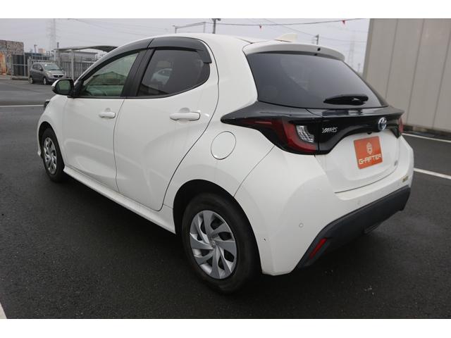 ヤリス ハイブリッドX 禁煙車 インテリジェントクリアランスソナー バックカメラ 純正ナビ セーフティセンス レーダークルーズ オートエアコン レーントレーシングアシスト ETC キーレス オートライト オートハイビーム(13枚目)