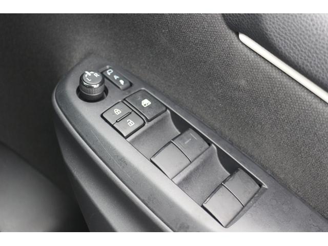 ヤリス ハイブリッドX 禁煙車 インテリジェントクリアランスソナー バックカメラ 純正ナビ セーフティセンス レーダークルーズ オートエアコン レーントレーシングアシスト ETC キーレス オートライト オートハイビーム(63枚目)