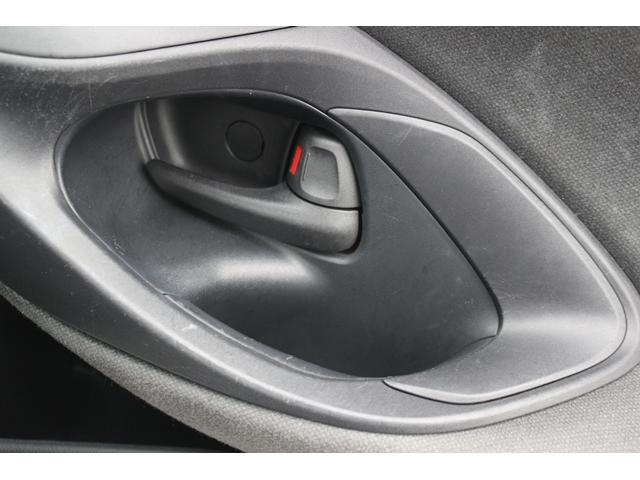 ヤリス ハイブリッドX 禁煙車 インテリジェントクリアランスソナー バックカメラ 純正ナビ セーフティセンス レーダークルーズ オートエアコン レーントレーシングアシスト ETC キーレス オートライト オートハイビーム(64枚目)