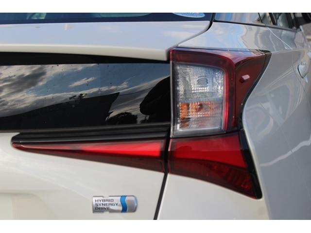 プリウス Sツーリングセレクション 禁煙車 黒革シート 純正ナビ フルセグTV 全周囲カメラ レーダークルーズ 衝突軽減 クリアランスソナー レーンキープ LEDヘッドライト シートヒーター Bluetooth オートライト ETC(13枚目)