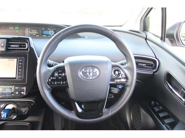 プリウス Sツーリングセレクション 禁煙車 黒革シート 純正ナビ フルセグTV 全周囲カメラ レーダークルーズ 衝突軽減 クリアランスソナー レーンキープ LEDヘッドライト シートヒーター Bluetooth オートライト ETC(17枚目)