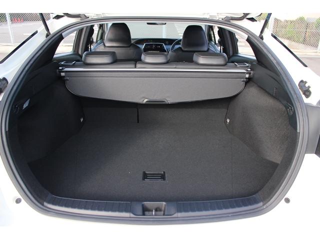 プリウス Sツーリングセレクション 禁煙車 黒革シート 純正ナビ フルセグTV 全周囲カメラ レーダークルーズ 衝突軽減 クリアランスソナー レーンキープ LEDヘッドライト シートヒーター Bluetooth オートライト ETC(19枚目)