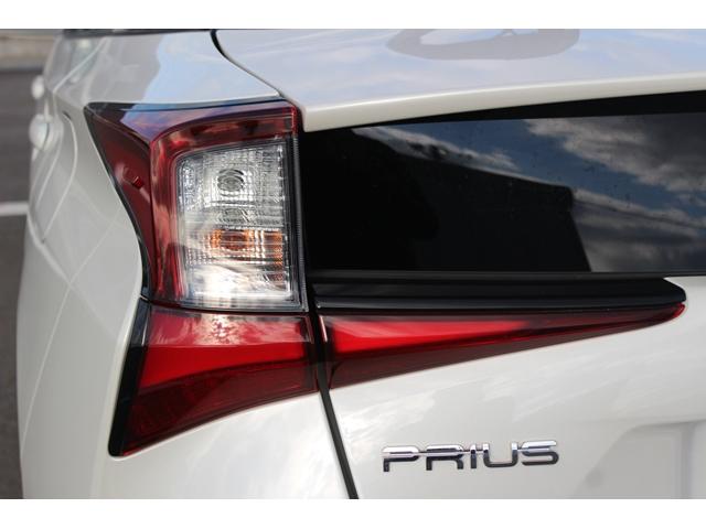 プリウス Sツーリングセレクション 禁煙車 黒革シート 純正ナビ フルセグTV 全周囲カメラ レーダークルーズ 衝突軽減 クリアランスソナー レーンキープ LEDヘッドライト シートヒーター Bluetooth オートライト ETC(28枚目)