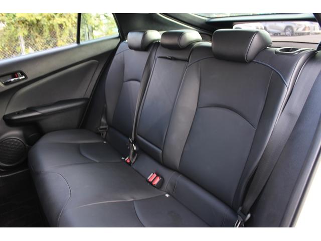 プリウス Sツーリングセレクション 禁煙車 黒革シート 純正ナビ フルセグTV 全周囲カメラ レーダークルーズ 衝突軽減 クリアランスソナー レーンキープ LEDヘッドライト シートヒーター Bluetooth オートライト ETC(40枚目)