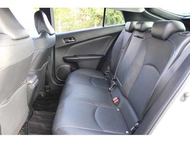 プリウス Sツーリングセレクション 禁煙車 黒革シート 純正ナビ フルセグTV 全周囲カメラ レーダークルーズ 衝突軽減 クリアランスソナー レーンキープ LEDヘッドライト シートヒーター Bluetooth オートライト ETC(41枚目)