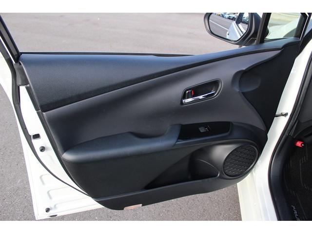 プリウス Sツーリングセレクション 禁煙車 黒革シート 純正ナビ フルセグTV 全周囲カメラ レーダークルーズ 衝突軽減 クリアランスソナー レーンキープ LEDヘッドライト シートヒーター Bluetooth オートライト ETC(42枚目)