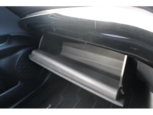 プリウス Sツーリングセレクション 禁煙車 黒革シート 純正ナビ フルセグTV 全周囲カメラ レーダークルーズ 衝突軽減 クリアランスソナー レーンキープ LEDヘッドライト シートヒーター Bluetooth オートライト ETC(63枚目)