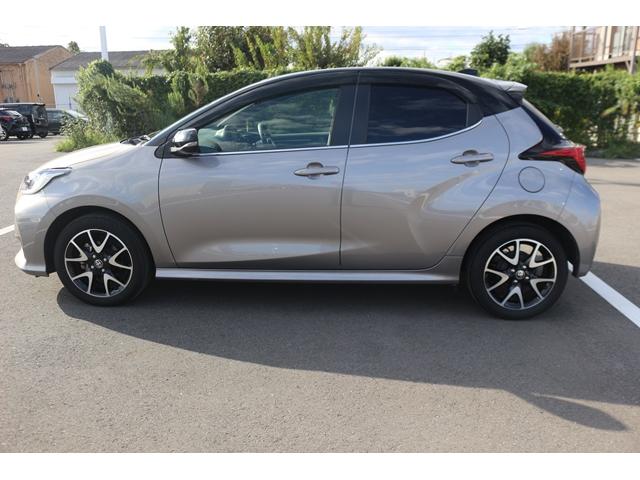 ヤリス Ｚ　禁煙車　６ＭＴ　純正ディスプレイオーディオ　衝突軽減ブレーキ　シートヒーター　レーダークルーズコントロール　純正１６ＡＷ　ＥＴＣ　電動格納ドアミラー　Ｂｌｕｅｔｏｏｔｈ接続　プッシュスタート（14枚目）