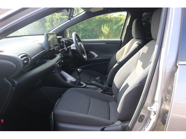 ヤリス Ｚ　禁煙車　６ＭＴ　純正ディスプレイオーディオ　衝突軽減ブレーキ　シートヒーター　レーダークルーズコントロール　純正１６ＡＷ　ＥＴＣ　電動格納ドアミラー　Ｂｌｕｅｔｏｏｔｈ接続　プッシュスタート（40枚目）