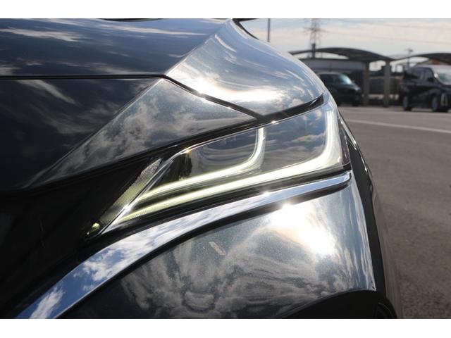 ハリアーハイブリッド Ｚ　レザーパッケージ　禁煙車　調光パノラマルーフ　ＪＢＬサウンド　黒革シート　純正１２．３型ナビ　フルセグＴＶ　全方位カメラ　シートクーラー・シートヒーター　ステアリングヒーター　デジタルミラー　　衝突軽減　電動リアゲート（18枚目）