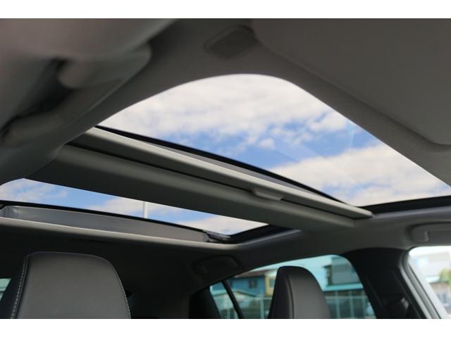 プリウス Ｚ　禁煙車　パノラマルーフ　黒革シート　純正１２．３型ナビ　全方位カメラ　フルセグＴＶ　レーダークルーズコントロール　シートクーラー　シートヒーター　デジタルミラー　　ＥＴＣ２．０　トヨタセーフティセンス（3枚目）