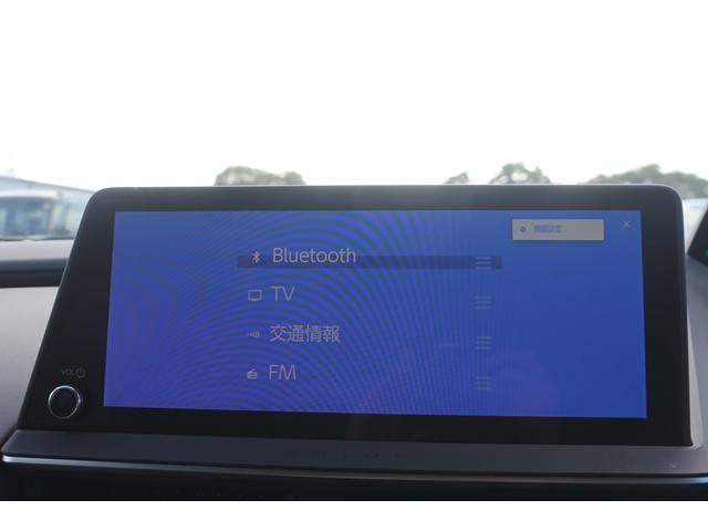 プリウス Ｚ　禁煙車　パノラマルーフ　黒革シート　純正１２．３型ナビ　全方位カメラ　フルセグＴＶ　レーダークルーズコントロール　シートクーラー　シートヒーター　デジタルミラー　　ＥＴＣ２．０　トヨタセーフティセンス（6枚目）