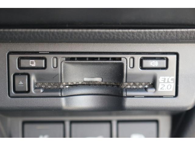 プリウス Ｚ　禁煙車　パノラマルーフ　黒革シート　純正１２．３型ナビ　全方位カメラ　フルセグＴＶ　レーダークルーズコントロール　シートクーラー　シートヒーター　デジタルミラー　　ＥＴＣ２．０　トヨタセーフティセンス（8枚目）