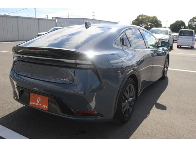 プリウス Ｚ　禁煙車　パノラマルーフ　黒革シート　純正１２．３型ナビ　全方位カメラ　フルセグＴＶ　レーダークルーズコントロール　シートクーラー　シートヒーター　デジタルミラー　　ＥＴＣ２．０　トヨタセーフティセンス（12枚目）