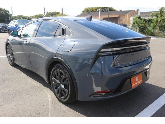 プリウス Ｚ　禁煙車　パノラマルーフ　黒革シート　純正１２．３型ナビ　全方位カメラ　フルセグＴＶ　レーダークルーズコントロール　シートクーラー　シートヒーター　デジタルミラー　　ＥＴＣ２．０　トヨタセーフティセンス（14枚目）