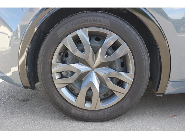 プリウス Ｚ　禁煙車　パノラマルーフ　黒革シート　純正１２．３型ナビ　全方位カメラ　フルセグＴＶ　レーダークルーズコントロール　シートクーラー　シートヒーター　デジタルミラー　　ＥＴＣ２．０　トヨタセーフティセンス（26枚目）