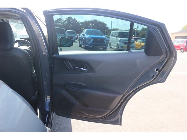 プリウス Ｚ　禁煙車　パノラマルーフ　黒革シート　純正１２．３型ナビ　全方位カメラ　フルセグＴＶ　レーダークルーズコントロール　シートクーラー　シートヒーター　デジタルミラー　　ＥＴＣ２．０　トヨタセーフティセンス（30枚目）