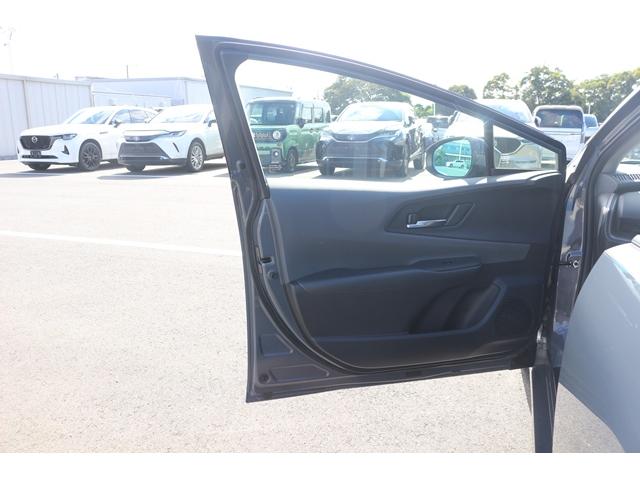 プリウス Ｚ　禁煙車　パノラマルーフ　黒革シート　純正１２．３型ナビ　全方位カメラ　フルセグＴＶ　レーダークルーズコントロール　シートクーラー　シートヒーター　デジタルミラー　　ＥＴＣ２．０　トヨタセーフティセンス（34枚目）