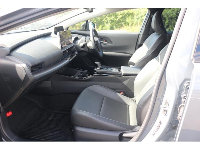 プリウス Ｚ　禁煙車　パノラマルーフ　黒革シート　純正１２．３型ナビ　全方位カメラ　フルセグＴＶ　レーダークルーズコントロール　シートクーラー　シートヒーター　デジタルミラー　　ＥＴＣ２．０　トヨタセーフティセンス（41枚目）