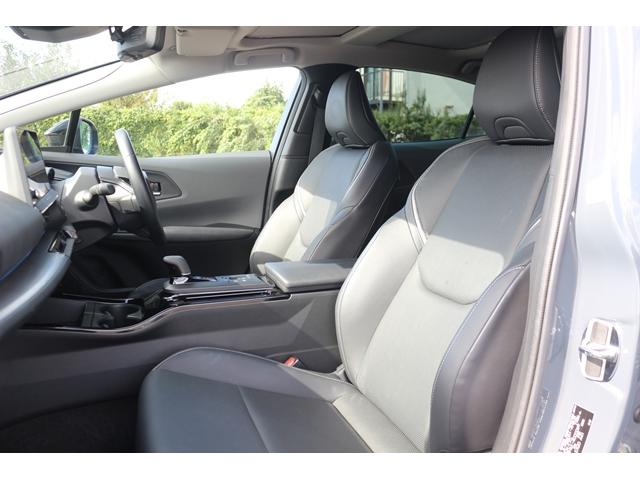 プリウス Ｚ　禁煙車　パノラマルーフ　黒革シート　純正１２．３型ナビ　全方位カメラ　フルセグＴＶ　レーダークルーズコントロール　シートクーラー　シートヒーター　デジタルミラー　　ＥＴＣ２．０　トヨタセーフティセンス（42枚目）