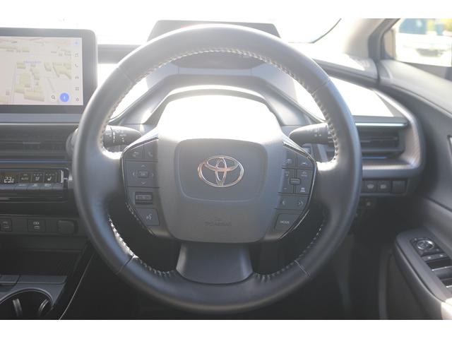 プリウス Ｚ　禁煙車　パノラマルーフ　黒革シート　純正１２．３型ナビ　全方位カメラ　フルセグＴＶ　レーダークルーズコントロール　シートクーラー　シートヒーター　デジタルミラー　　ＥＴＣ２．０　トヨタセーフティセンス（44枚目）