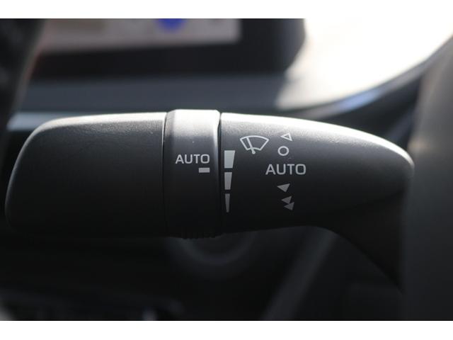 プリウス Ｚ　禁煙車　パノラマルーフ　黒革シート　純正１２．３型ナビ　全方位カメラ　フルセグＴＶ　レーダークルーズコントロール　シートクーラー　シートヒーター　デジタルミラー　　ＥＴＣ２．０　トヨタセーフティセンス（49枚目）