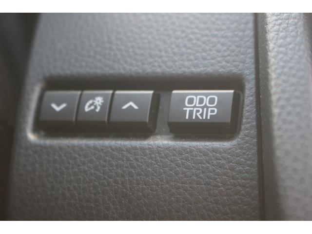 プリウス Ｚ　禁煙車　パノラマルーフ　黒革シート　純正１２．３型ナビ　全方位カメラ　フルセグＴＶ　レーダークルーズコントロール　シートクーラー　シートヒーター　デジタルミラー　　ＥＴＣ２．０　トヨタセーフティセンス（53枚目）