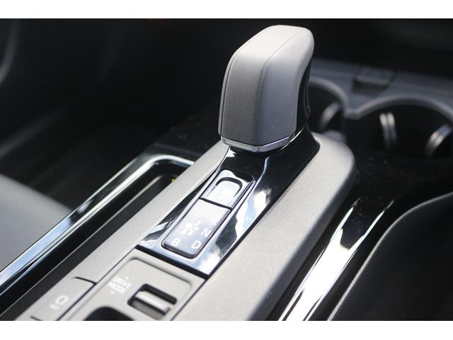 プリウス Ｚ　禁煙車　パノラマルーフ　黒革シート　純正１２．３型ナビ　全方位カメラ　フルセグＴＶ　レーダークルーズコントロール　シートクーラー　シートヒーター　デジタルミラー　　ＥＴＣ２．０　トヨタセーフティセンス（60枚目）