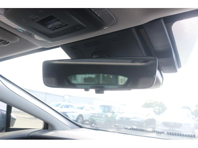 プリウス Ｚ　禁煙車　パノラマルーフ　黒革シート　純正１２．３型ナビ　全方位カメラ　フルセグＴＶ　レーダークルーズコントロール　シートクーラー　シートヒーター　デジタルミラー　　ＥＴＣ２．０　トヨタセーフティセンス（64枚目）