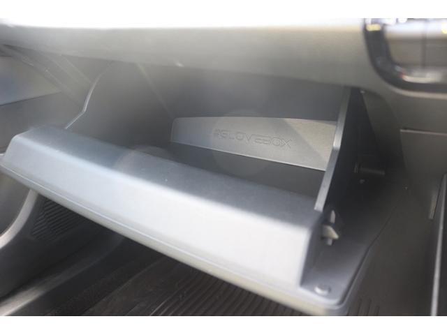 プリウス Ｚ　禁煙車　パノラマルーフ　黒革シート　純正１２．３型ナビ　全方位カメラ　フルセグＴＶ　レーダークルーズコントロール　シートクーラー　シートヒーター　デジタルミラー　　ＥＴＣ２．０　トヨタセーフティセンス（66枚目）