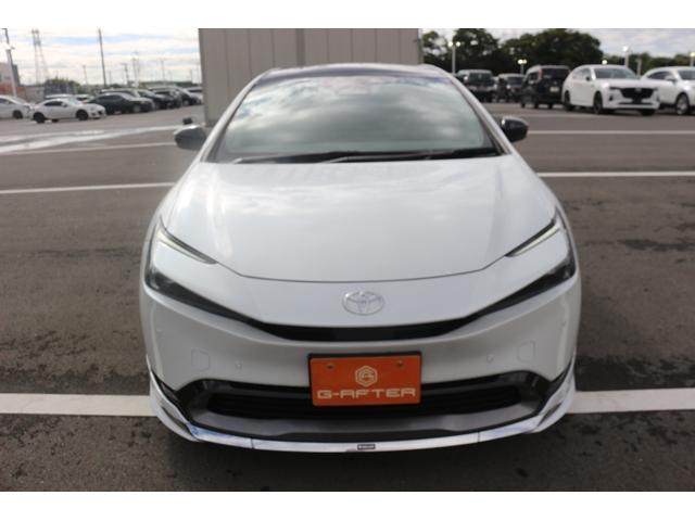 プリウス Ｚ　禁煙車　パノラマルーフ　モデリスタエアロ　トヨタセーフティセンス　純正１２．３型ナビ　フルセグ　バックカメラ　電動Ｒゲート　黒革シート　レーダークルーズ　衝突軽減　ＥＴＣ　パワーシート　シートヒーター（8枚目）